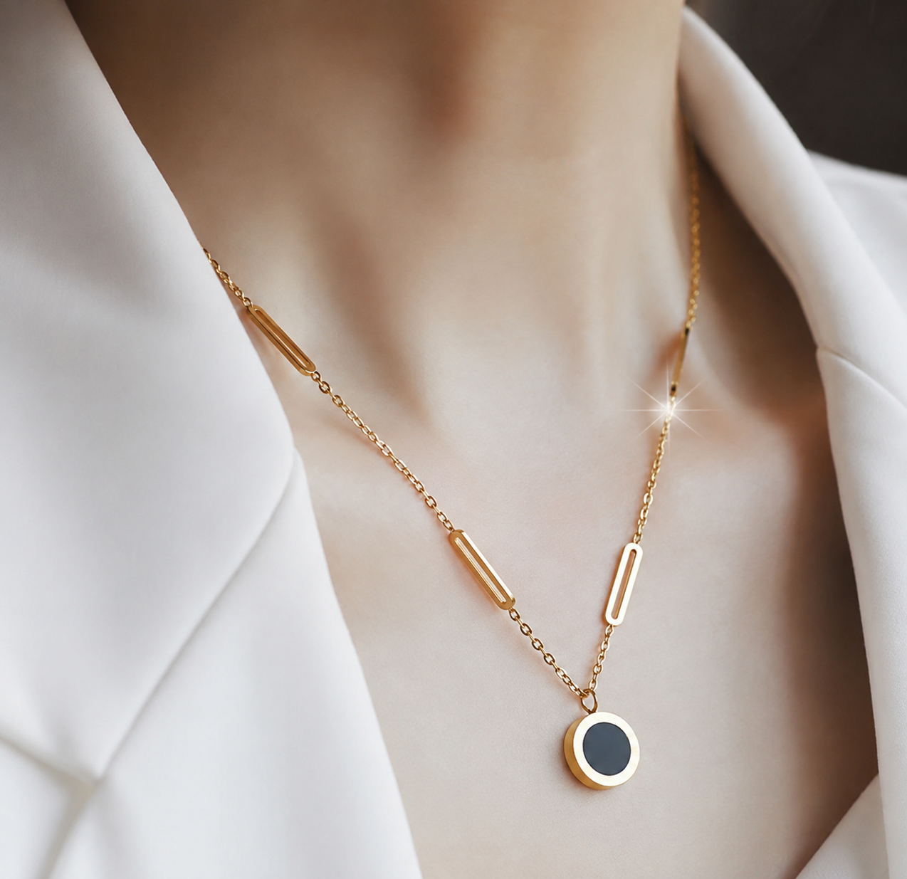 Black & White Clover Gold Necklace - SN830