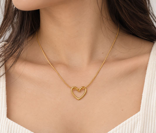 GOLD HEART SHAPE NECKLACE SN341