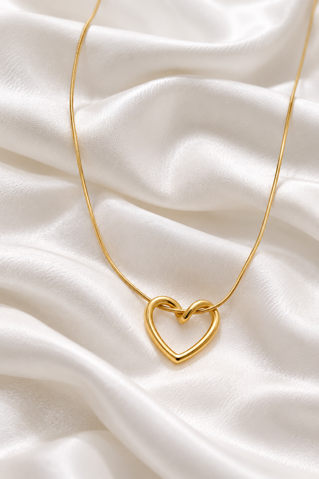 GOLD HEART SHAPE NECKLACE SN341