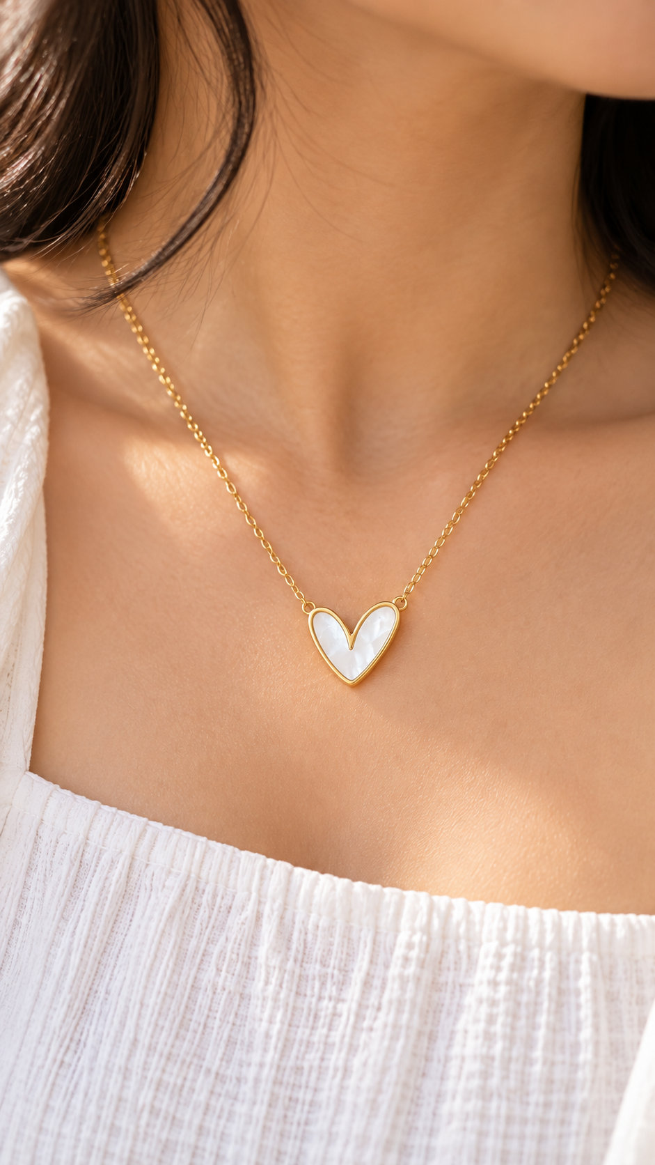 White Heart Pendant Necklace SN633